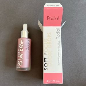 BRAND NEW - NEVER USED NEVER OPENED SOFT FOCUS GLOW DROPS. Illuminating primer